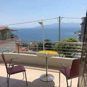 Xhulio Apartment